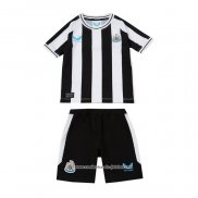 1º Camisola Newcastle United 22/23 Crianca